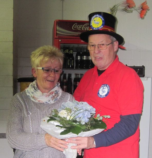 2015-11-06-02 Scheckübergabe